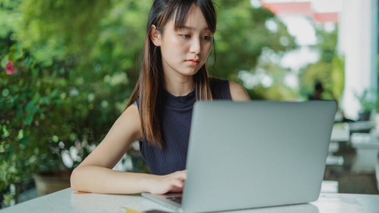 30歳から半年で月収50万円｜SOFI codoAssist 卒業生Aさんが語る「未経験から在宅で稼ぐリアル」